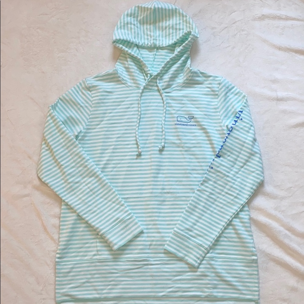 Vineyard Vines pullover sweatshirt